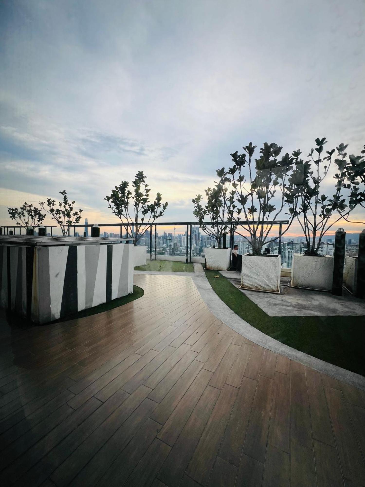 Reizz Residence By Elysium Kuala Lumpur Esterno foto