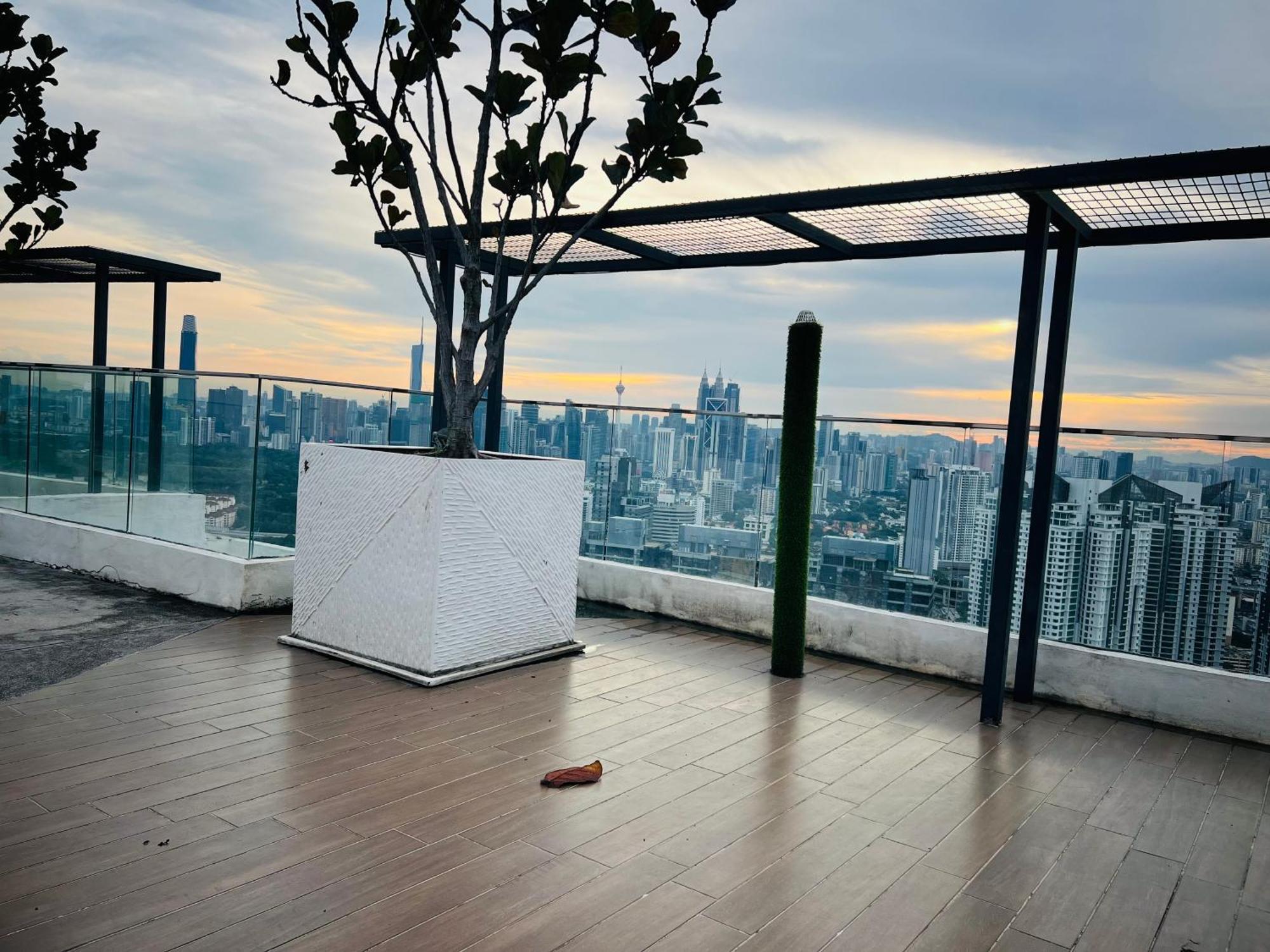 Reizz Residence By Elysium Kuala Lumpur Esterno foto